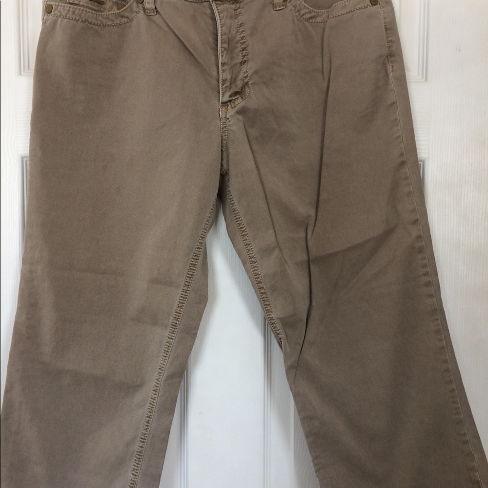 Pure Color capris - Picture 3 of 3